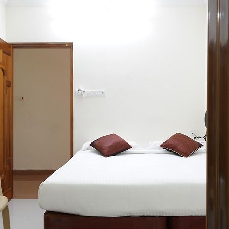 Sakthi Guest House Пондичери Екстериор снимка