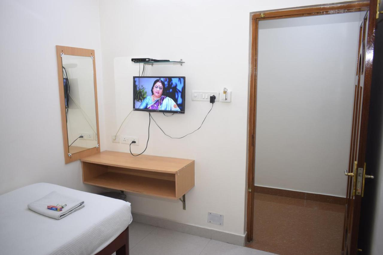 Sakthi Guest House Пондичери Екстериор снимка